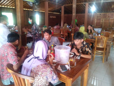 ruangan bakso titoti Karanganyar