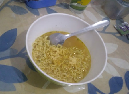 indomie rasa soto laongan siap disantap